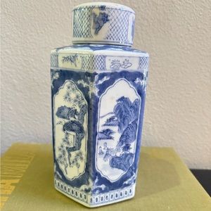 Exquisite Vintage Chinese Blue and White Hexagonal Tea Caddy Jar with Lid EUC
